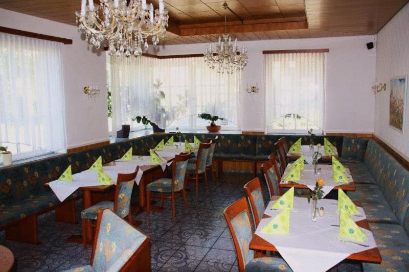 Hotel Schillerplatz Öhringen Екстериор снимка