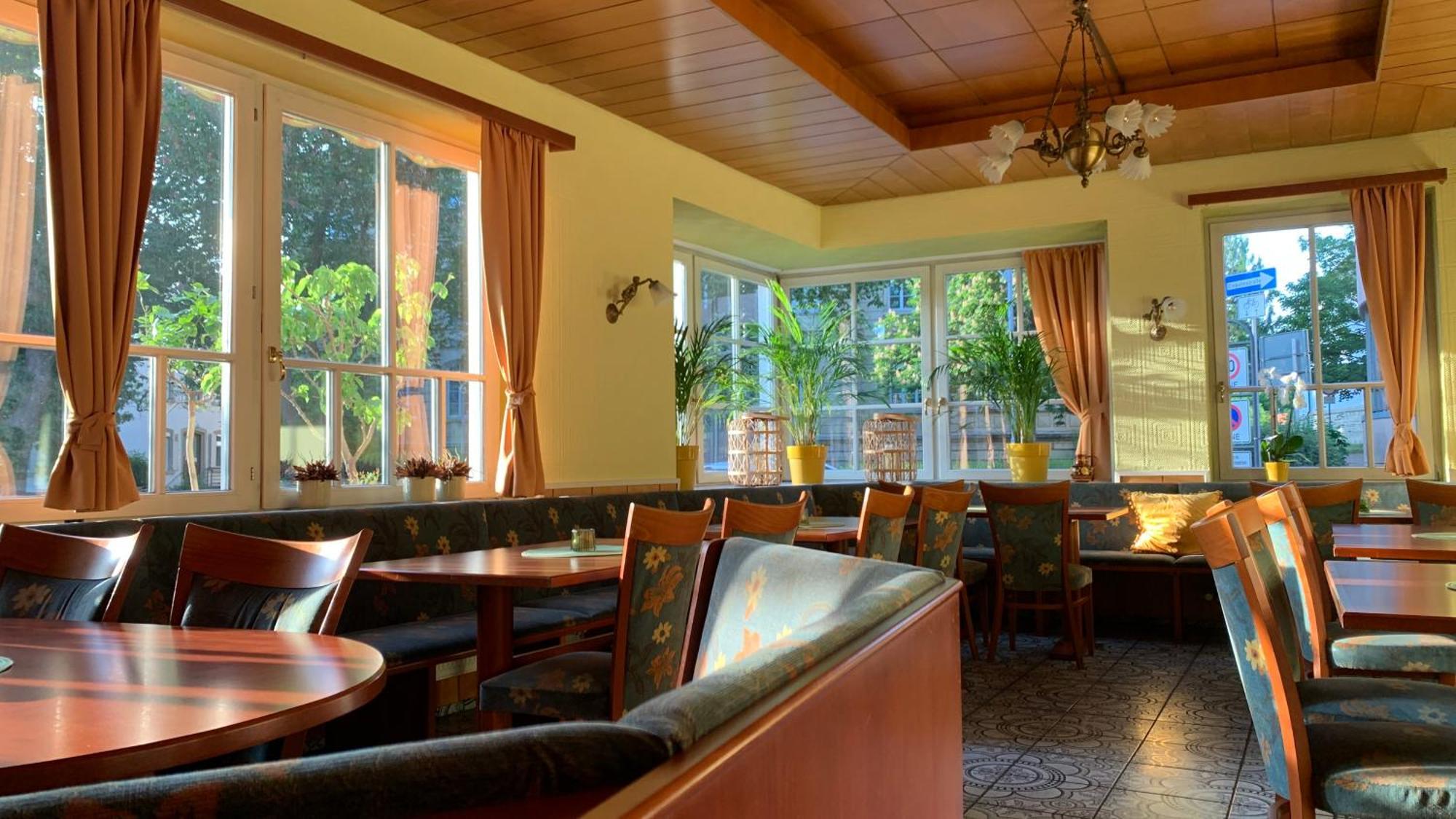 Hotel Schillerplatz Öhringen Екстериор снимка