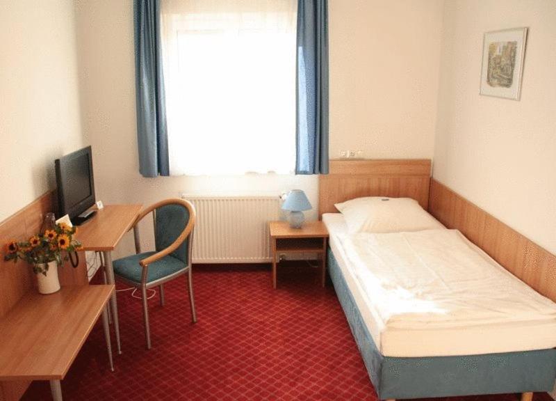 Hotel Schillerplatz Öhringen Екстериор снимка